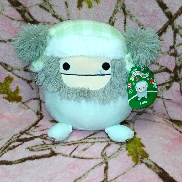 Squishmallows Other - Squishmallows Evita 8" BNWT